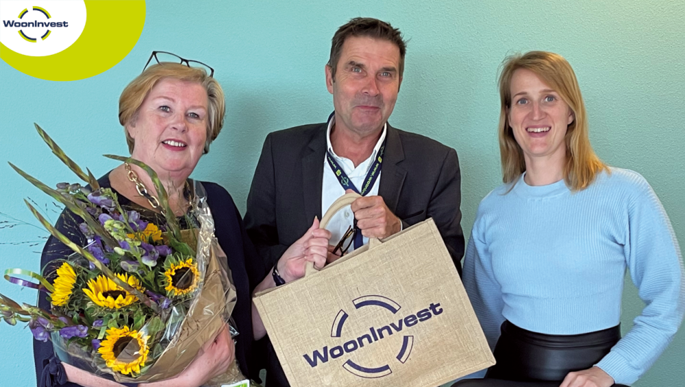 Voorzitter Respectus, besuurder WoonInvest en manager Wonen met bloemen en schoonmaaktas.